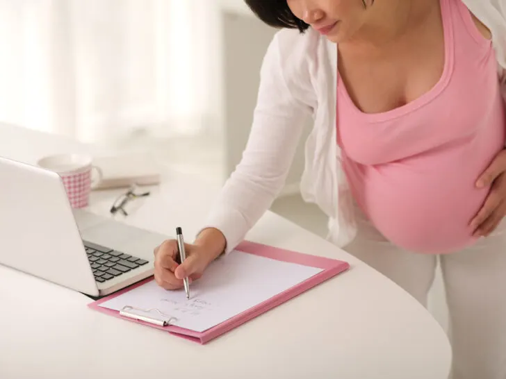 Zwanger wat moet je regelen; handige checklist ter voorbereiding op bevalling en periode daarna - Mamaliefde.nl