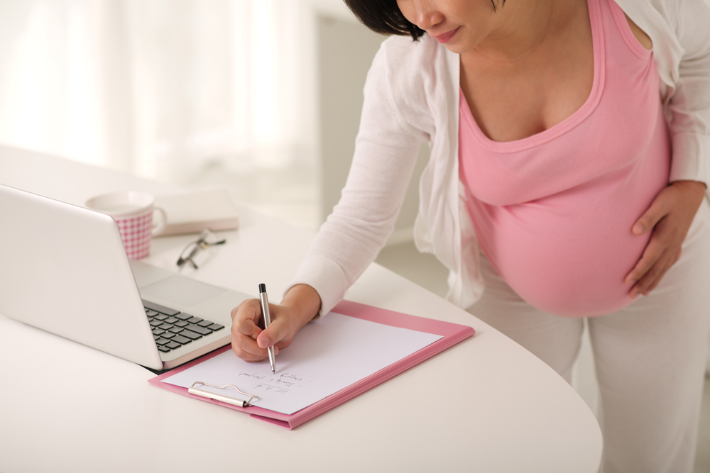 Zwanger wat moet je regelen; handige checklist ter voorbereiding op bevalling en periode daarna - Mamaliefde.nl