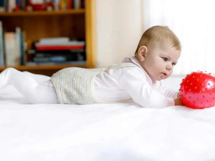 Baby speelgoed met een leeftijd van 6, 7, 8 en 9 maanden - Mamaliefde.nl