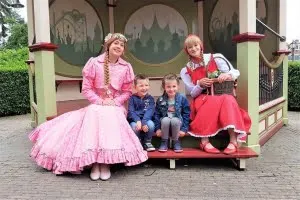 Efteling met kinderen; tips welke attracties, achtbanen en theater - Mamaliefde.nl