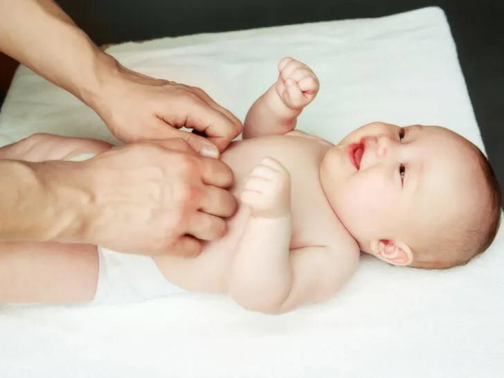 Shantala babymassage oefeningen - Mamaliefde.nl