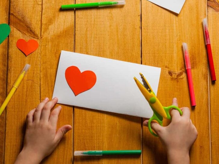 Valentijnskaart zelf maken en knutselen; voorbeelden en ideeën met kinderen