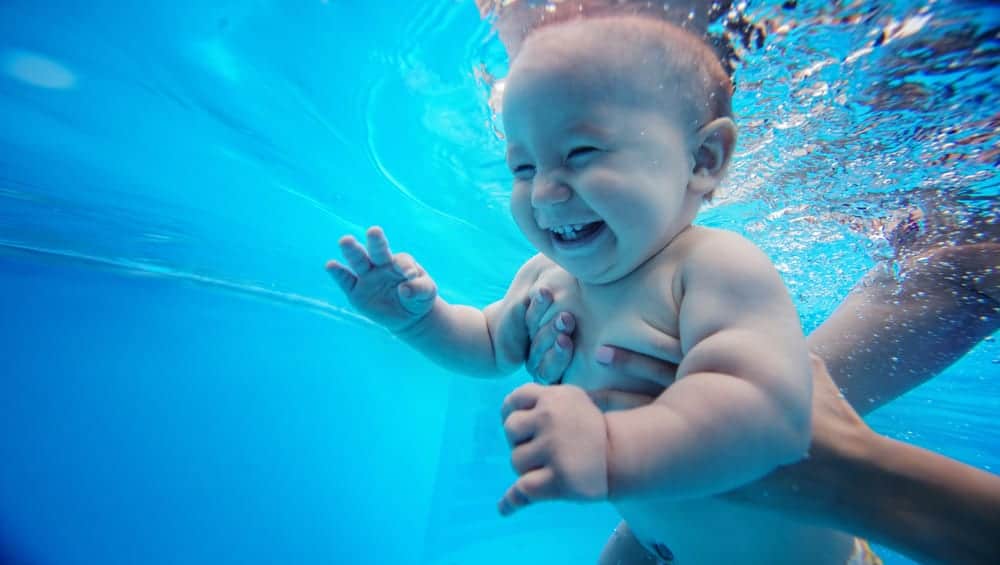 Teddybeer zwemmen met baby en peuter - Mamaliefde.nl