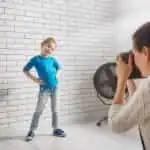 Schoolfoto tips; van kleding outfit tot kapsel en achtergrond - Mamaliefde.nl