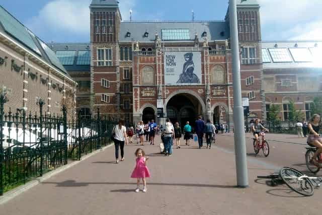 Met je dreumes en peuter naar het Rijksmuseum - Mamaliefde