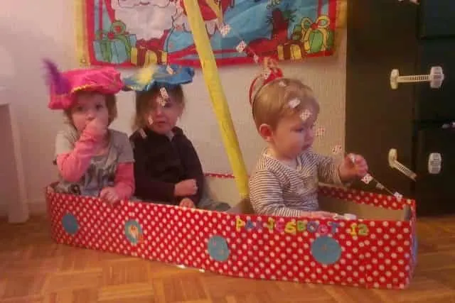 DIY Sinterklaas stoomboot van karton - Mamaliefde