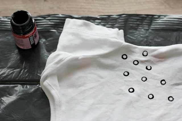 Easy DIY: Zelf je rompertje bestempelen baby onesie crafts - Mamaliefde.nl