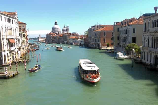 De 12 leukste bezienswaardigheden / activiteiten / uitstapjes in Venetië: Canal Grande - Mamaliefde.nl
