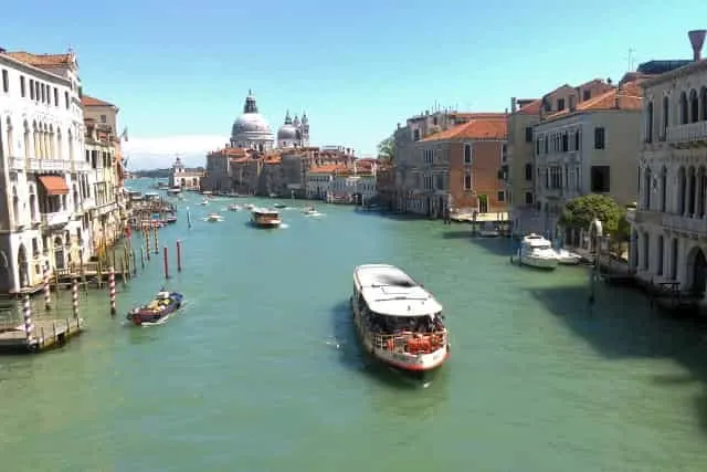 De 12 leukste bezienswaardigheden / activiteiten / uitstapjes in Venetië: Canal Grande - Mamaliefde.nl
