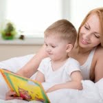 Voorlezen baby; waarom en vanaf welke leeftijd wanneer beginnen met lezen van peuters en kleuters - Mamaliefde.nl
