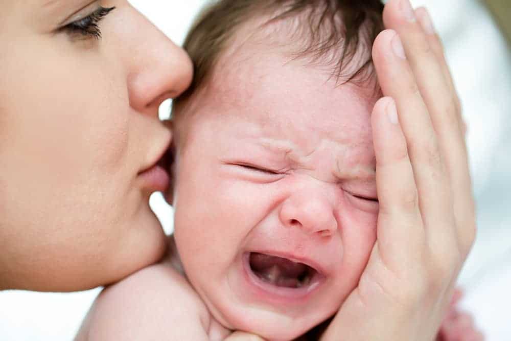13 tips baby kalmeren en troosten om tijdens huilen rustig te krijgen
