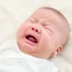 Ontroostbaar huilen baby; wat als hij onophoudelijk krijst oorzaken en tips wat te doen?. Als je baby regelmatig huilt kan er sprake zijn van een huilbaby. - Mamaliefde.nl