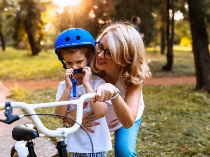 Kind leren fietsen zonder zijwieltjes; zonder sjaal en andere tips wanneer vanaf welke leeftijd? - Mamaliefde.nl