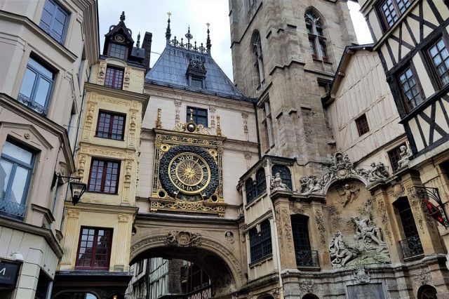 Rouen; de stad van de meisjesridder Jeanne d'Arc - Mamaliefde