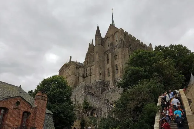 Mont Saint-Michel bezoeken met kinderen; bezienswaardigheden en tips - Mamaliefde