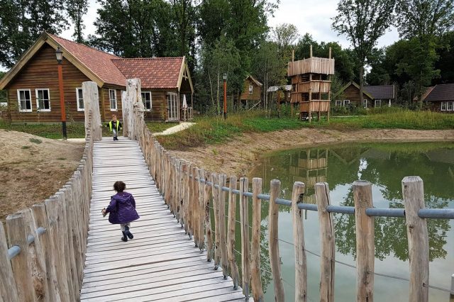 Efteling Loonsche Land; Review overnachten hut vakantiepark of hotel - Mamaliefde