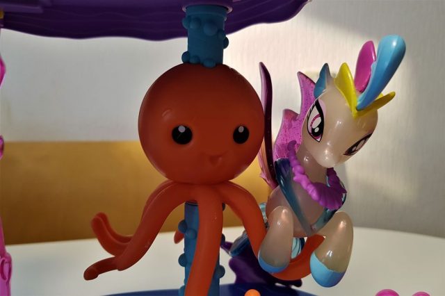 My Little Pony kasteel Canterlot review; Seaquestria zeemeermin speelgoed huis - Mamaliefde