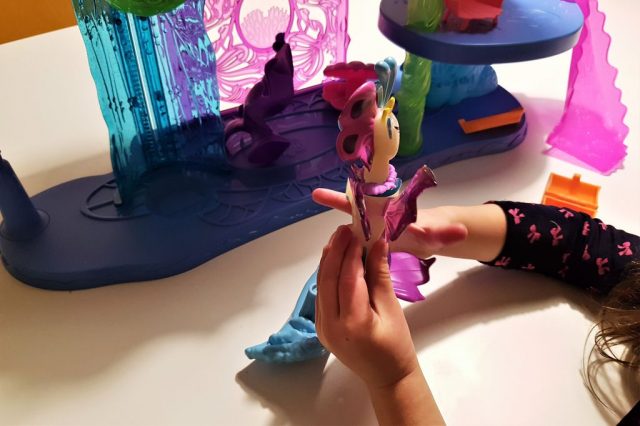 My Little Pony kasteel Canterlot review; Seaquestria zeemeermin speelgoed huis - Mamaliefde