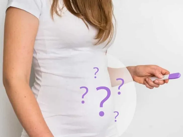 Zwangerschap symptomen; eerste tekenen en kenmerken prille bevruchting na innesteling voor nod. Klachten zoals buikpijn, moe, misselijk, duizelig, diarree en uitblijvende menstruatie begin zwangerschap. - Mamaliefde.nl