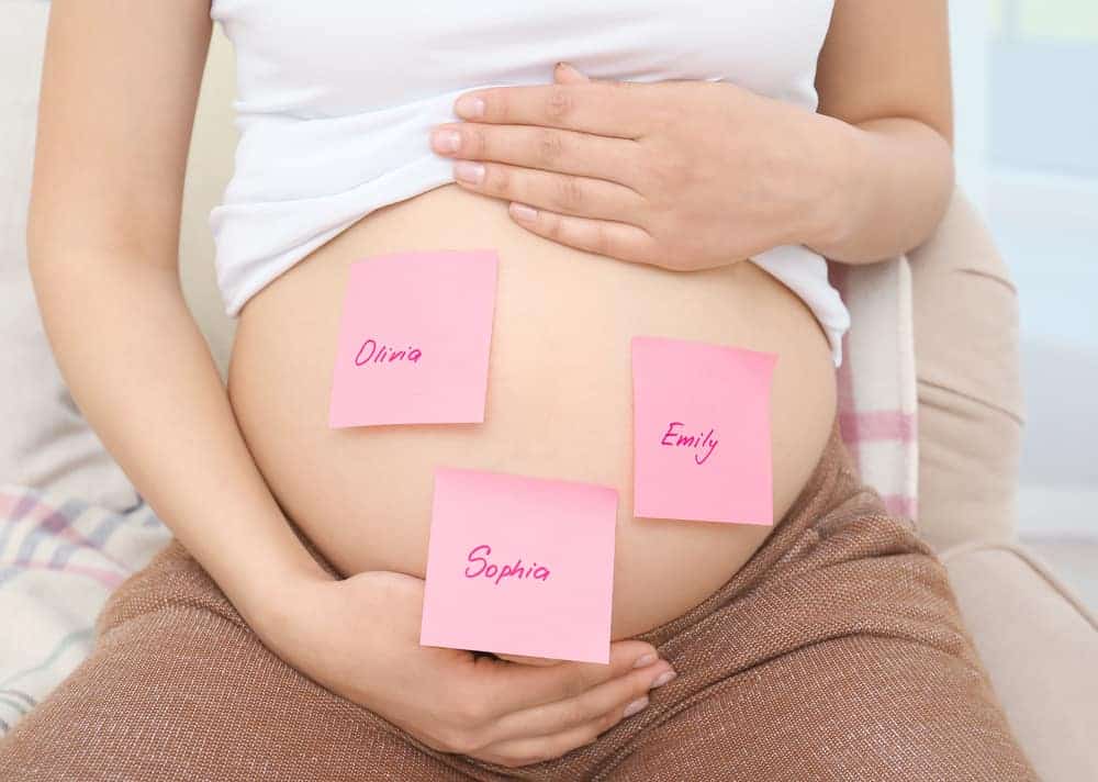Naam bekend maken van baby tijdens zwangerschap voor de bevalling?