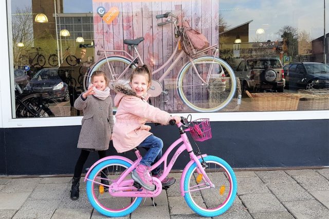 Alpina Ocean meisjesfiets review van 16 & 18 inch in het roze - Mamaliefde
