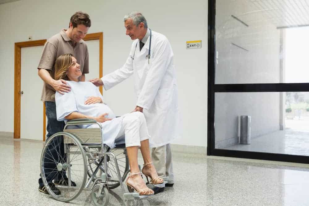 Ziekenhuis bevalling; voordelen en nadelen voor wanneer ambulance bellen, wat zijn kosten