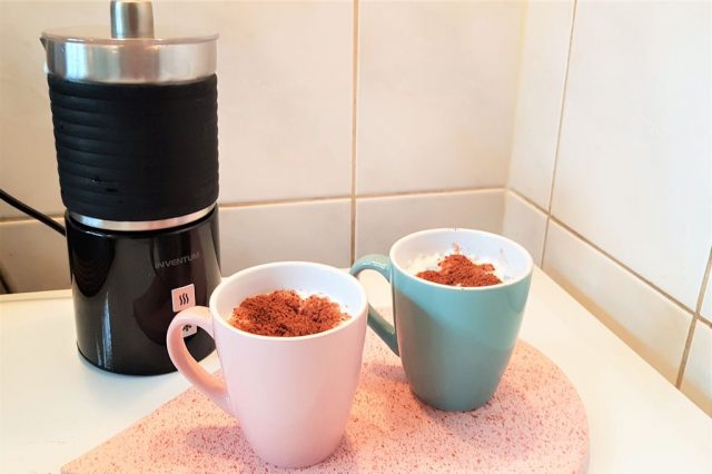 Babyccino maken; wat is het & HEMA recept voor kinder koffie - Mamaliefde