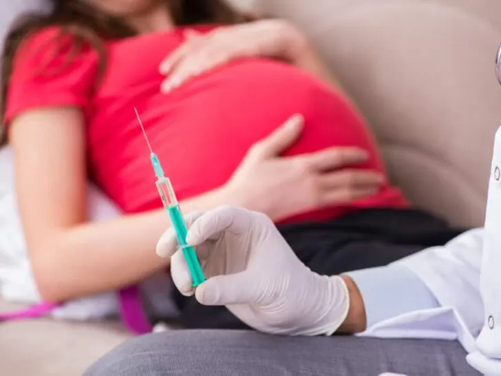 Kinkhoest vaccinatie zwangerschap; wel of niet doen? Voordelen en nadelen of bijwerkingen - Mamaliefde.nl