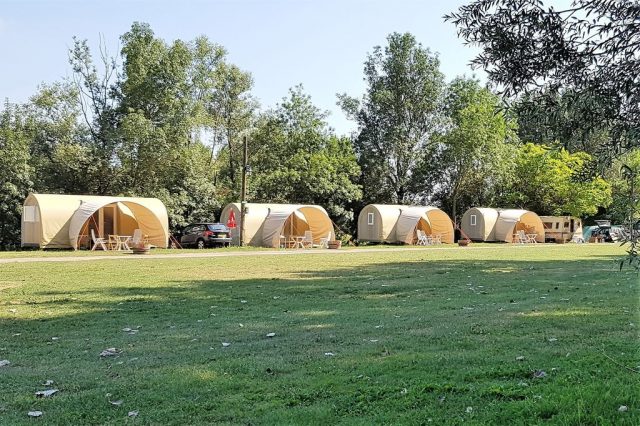 Camping Aux rives du soleil: Vakantie & doorreizen Route du Soleil - Reisliefde