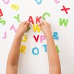 Letters leren; oefeningen, tips en spelletjes met schrijven en lezen voor kleuters - Mamaliefde.nl