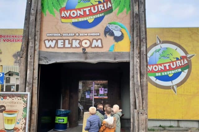 Avonturia Vogelkelder Den Haag; dierenwinkel, overdekte dierentuin en binnenspeeltuin Mappa Mundia - Reisliefde