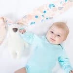 Baby 2 maanden; dagindeling en ritme, voedingsschema / slaapschema en ontwikkeling spelen en gewicht - Mamaliefde.nl