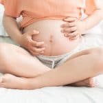 Zwangerschapsjeuk; van jeuk tot bultjes, striemen, droge huid en andere huidklachten aan begin of einde zwangerschap - Mamaliefde.nl