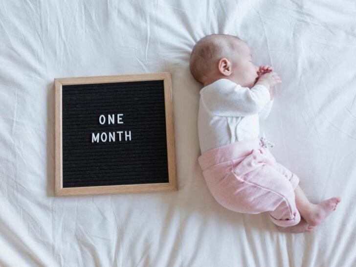 Baby 1 maand oud; ontwikkeling, laten huilen of tips spelen - Mamaliefde.nl