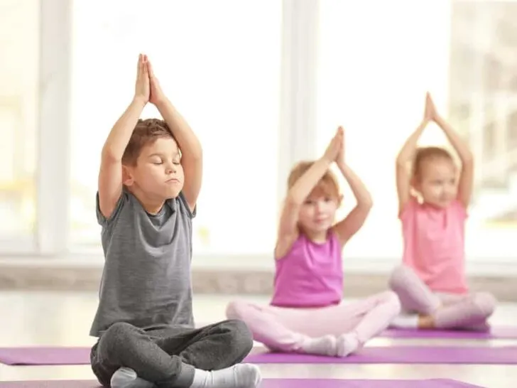 Kinder yoga of Wobbel Yoga voor kinderen - Mamaliefd.enl