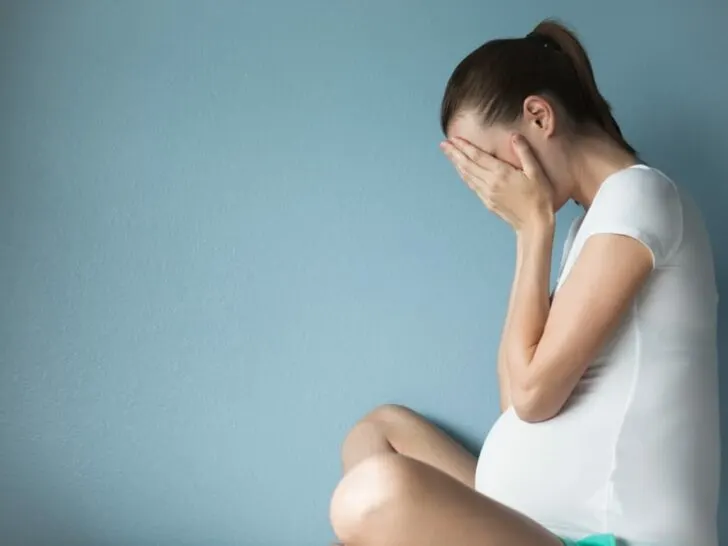 Stress & zwangerschap; symptomen zoals buikpijn, gevolgen voor baby en tips laatste weken - Mamaliefde.nl