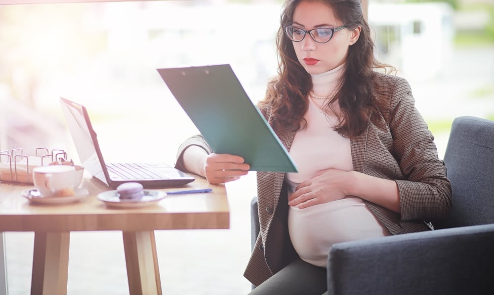 Minder werken tijdens zwangerschap; stoppen of vervroegd zwangerschapsverlof?