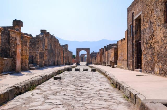 Pompeii bezoeken; Bezienswaardigheden Romeinse ruïnes & Theater - Reisliefde