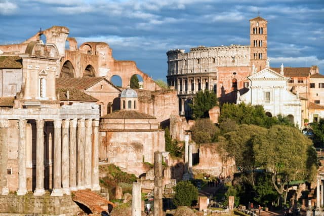Forum Romanum; gebouwen, tempel en basilica in het oude Rome - Reisliefde