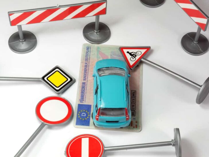 Auto theorie leren; tips voor rijexamen en gevaarherkenning