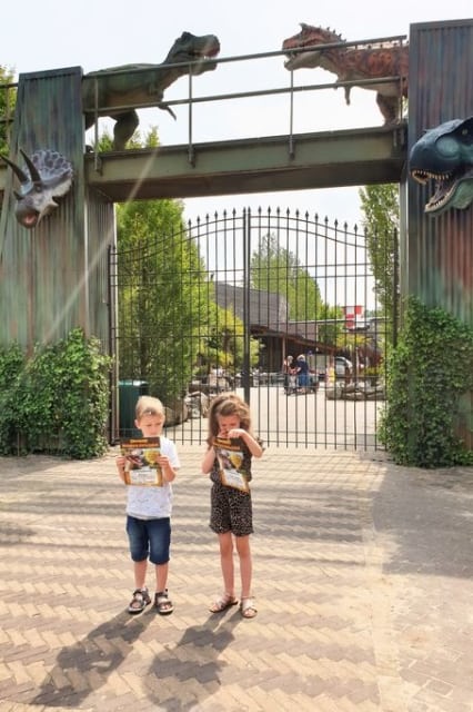 Dinoland Zwolle; met dinopark, binnenspeeltuin en lasergamen - Mamaliefde