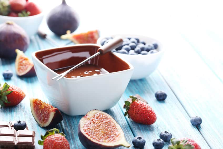 Chocolade fondue maken; recept en tips wat er lekker bij is van dippers zowel zoet als hartig - Mamaliefde.nl