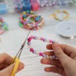 30x Sieraden maken met kind; armbandjes, ketting en oorbellen - Mamaliefde.nl