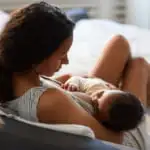 Lang borstvoeding geven; advies lang voeden world health organization voordelen, nadelen en ervaringen - Mamaliefde.nl