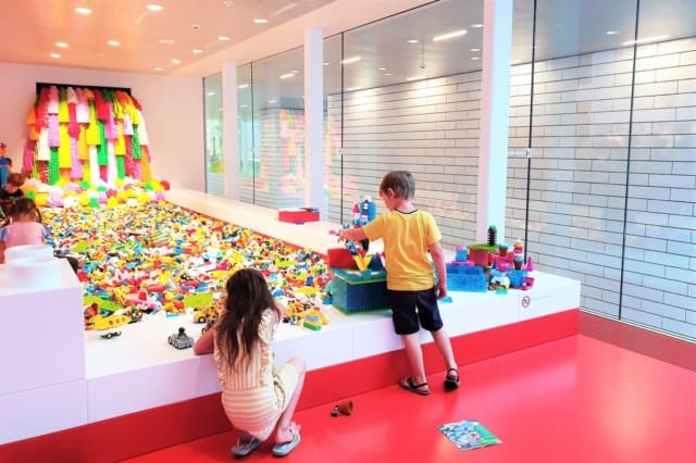 Lego House Billund Denemarken; Home of the Bricks - Reisliefde