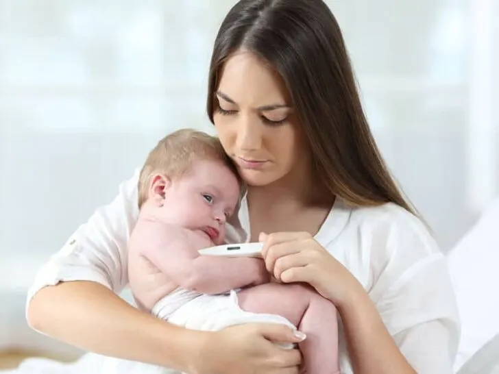 Wat te doen als je baby koorts heeft? Van aanhoudende tot terugkerende koorts van pasgeboren tot bij doorkomende tandjes- Mamaliefde.nl