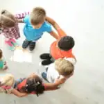 Sociaal-emotionele ontwikkeling kind; voorbeelden fasen en tips om te stimuleren van 0 tot 6 jaar - Mamaliefde.nl