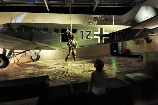 Aviodrome Lelystad met kinderen; luchtvaartmuseum & themapark - Mamaliefde