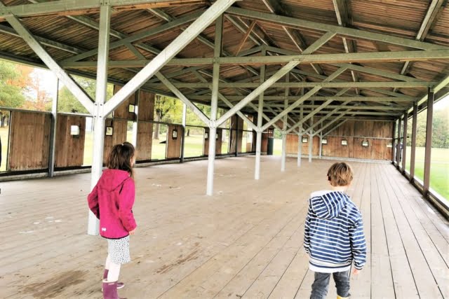 Herinneringscentrum Kamp Westerbork met kinderen - Mamaliefde