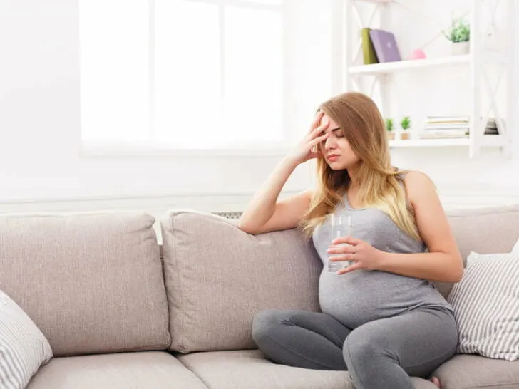 Hoofdpijn tijdens de zwangerschap; tips om te voorkomen of erger - Mamaliefde.nl